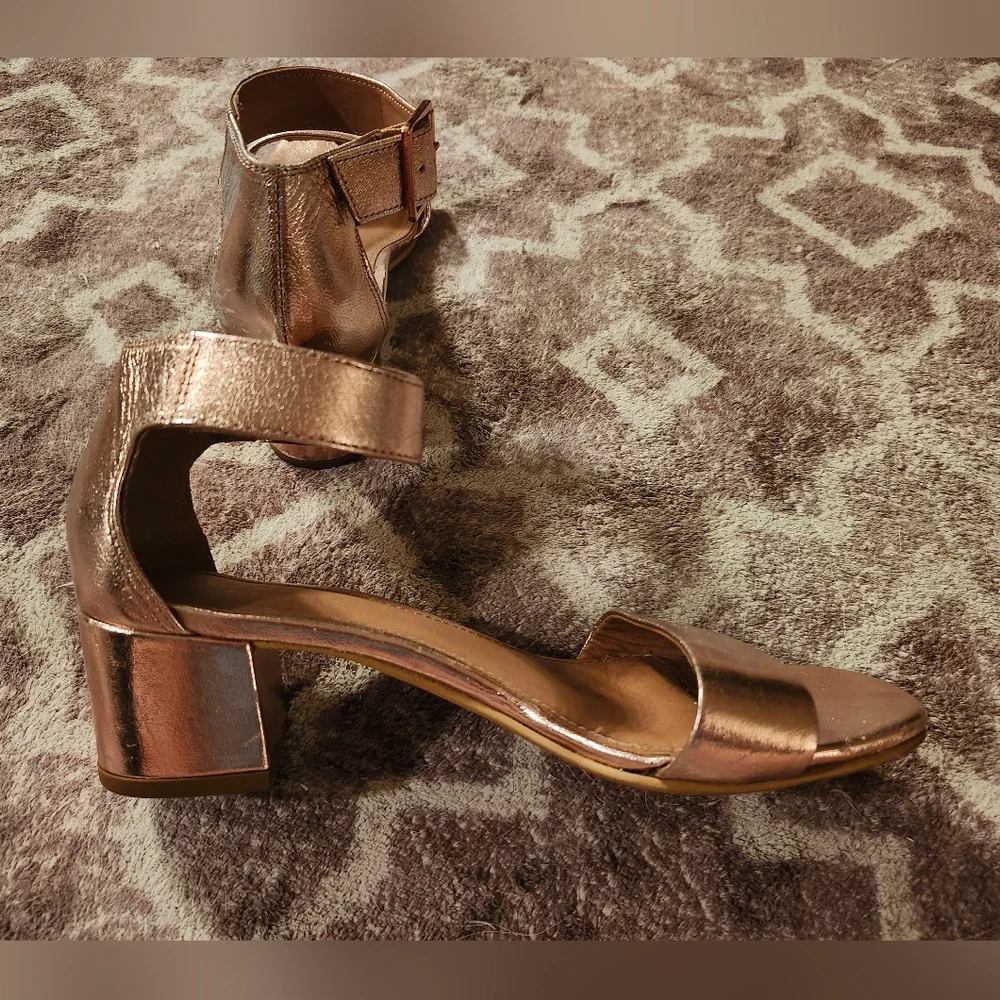 Carvela Kurt Geiger Rose Gold 2.5 Inch Strappy Block Heels Buckle Closure Sz 37 - Picture 3 of 11
